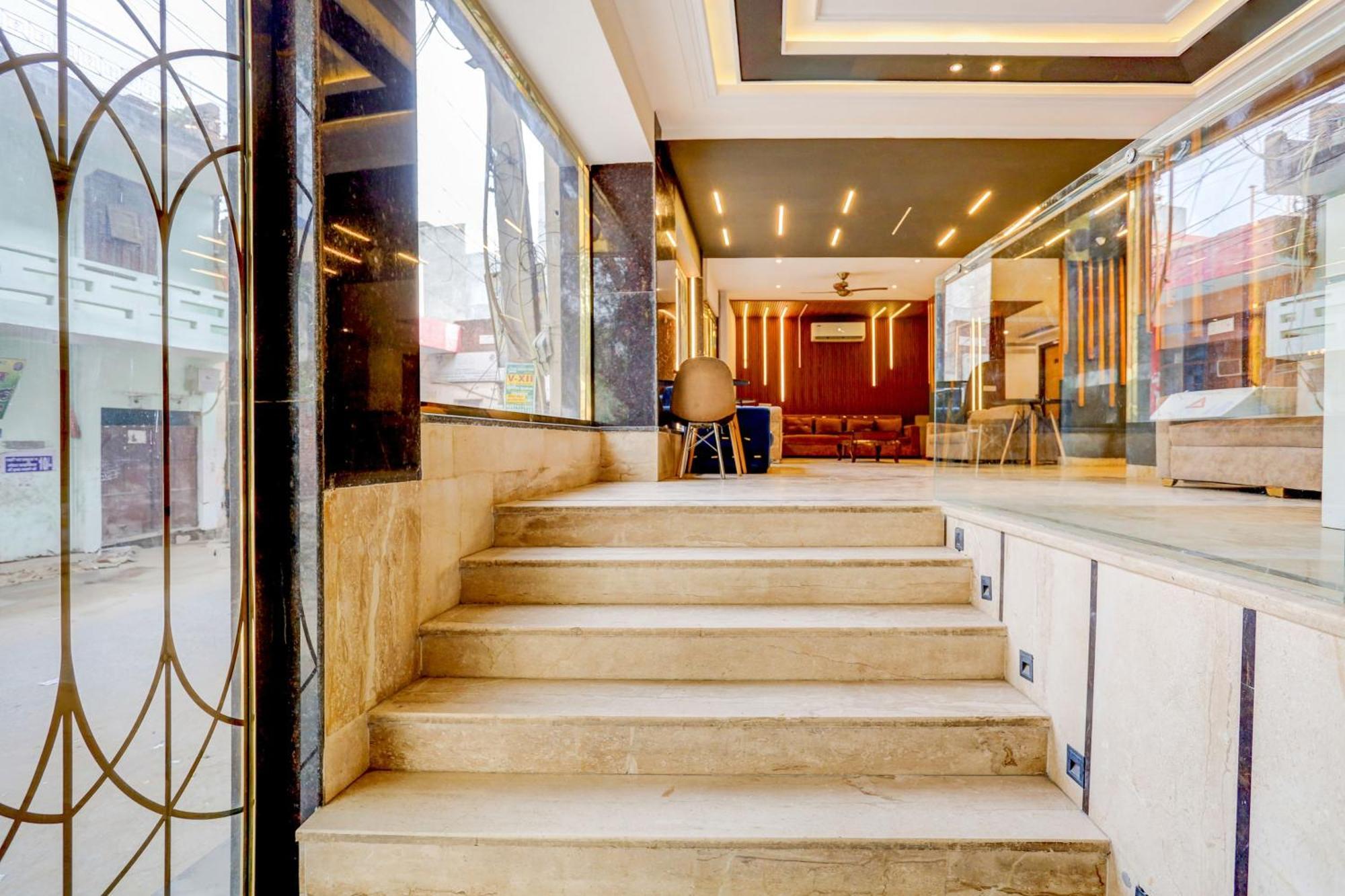 Collecion O White House Hotel New Delhi Exterior photo