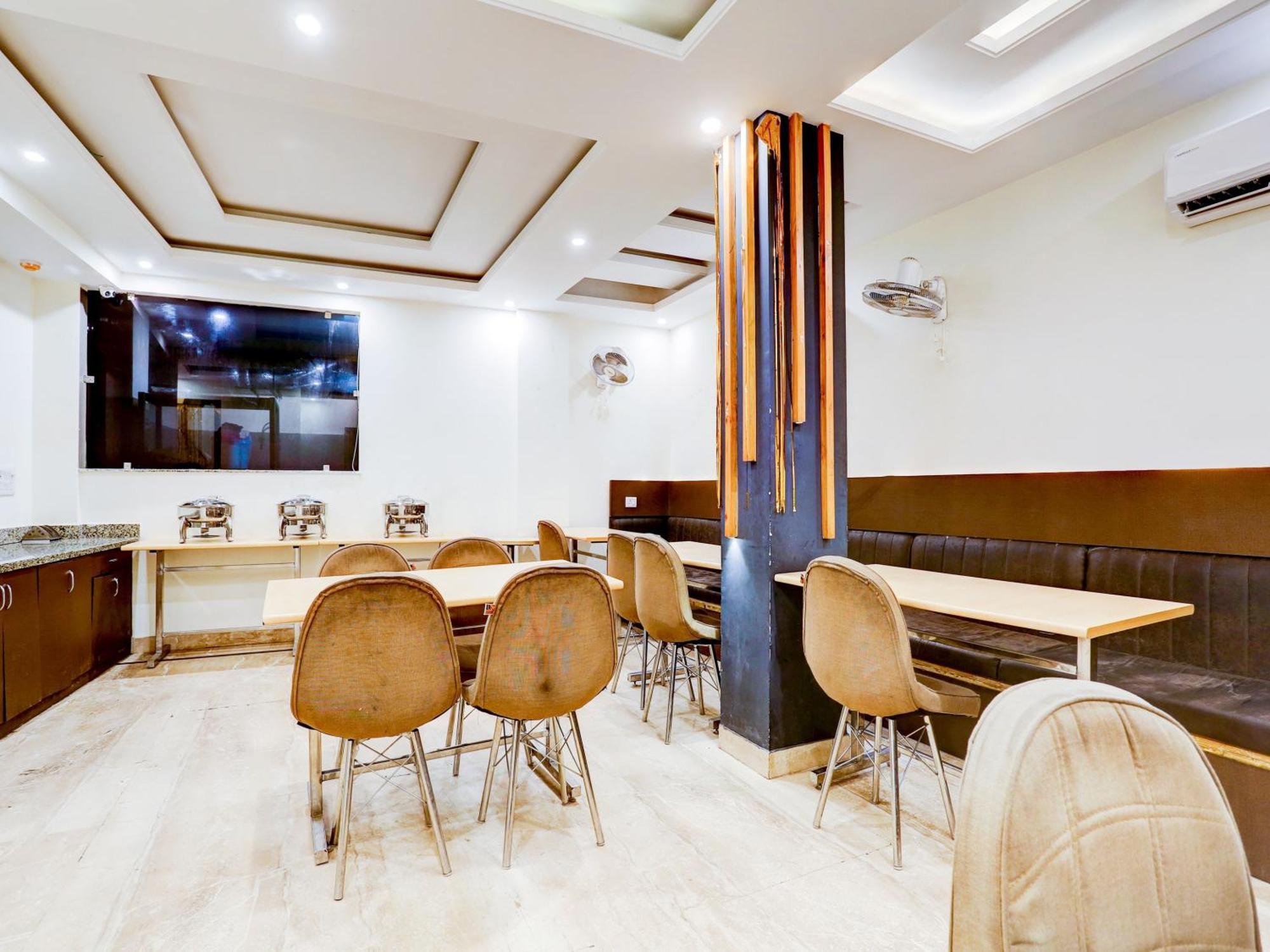 Collecion O White House Hotel New Delhi Exterior photo